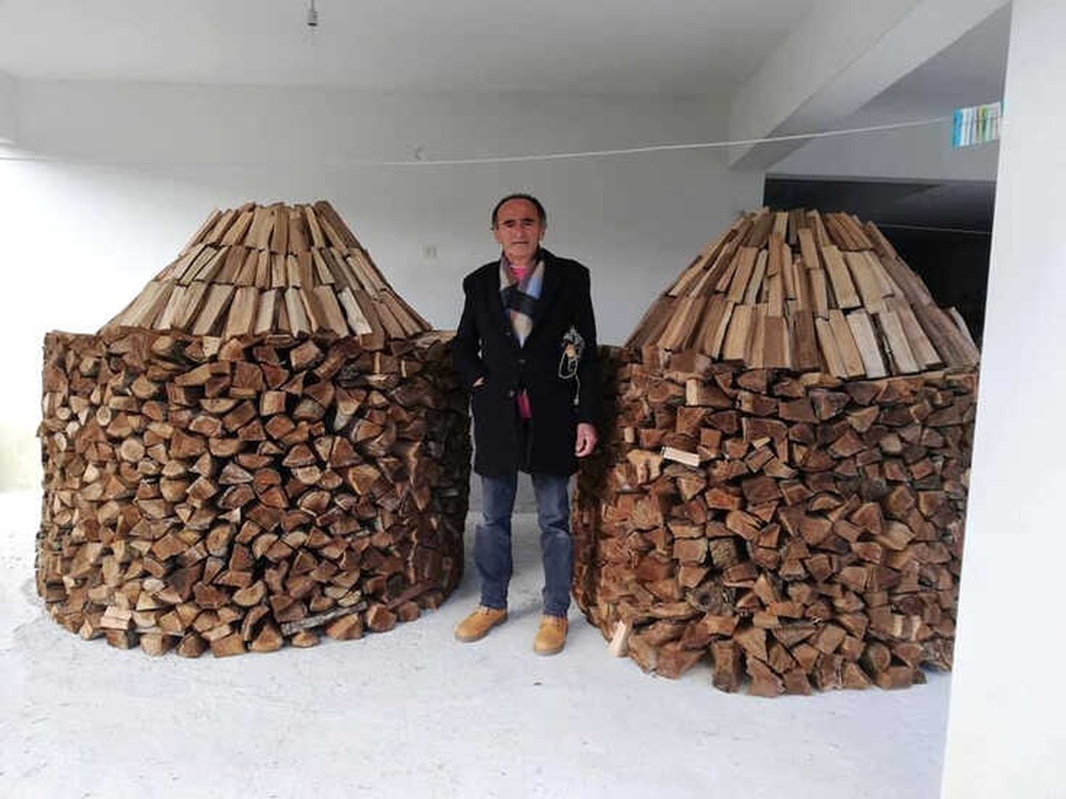 Kestiği Odunları Sanat Eseri Gibi Dizdi