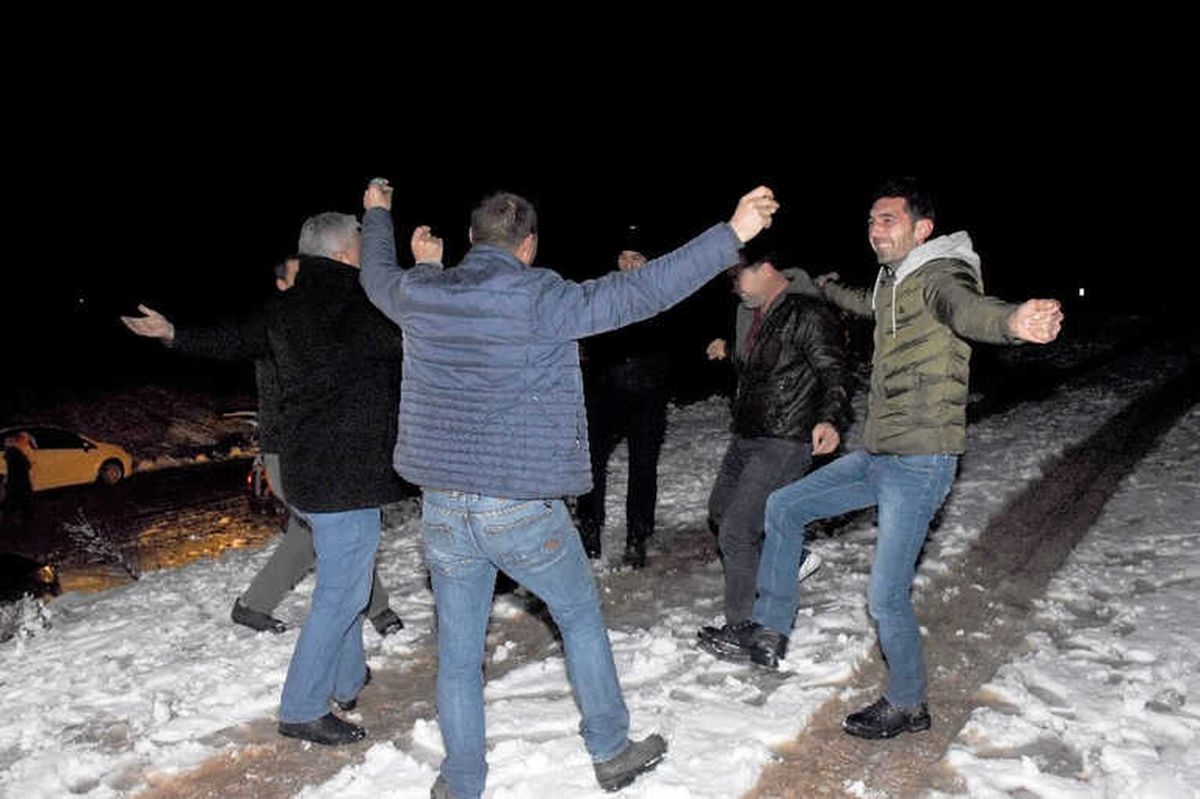 Muğlalılar Kar Yağışını \'Kerimoğlu\' Oyunu ile Karşıladı