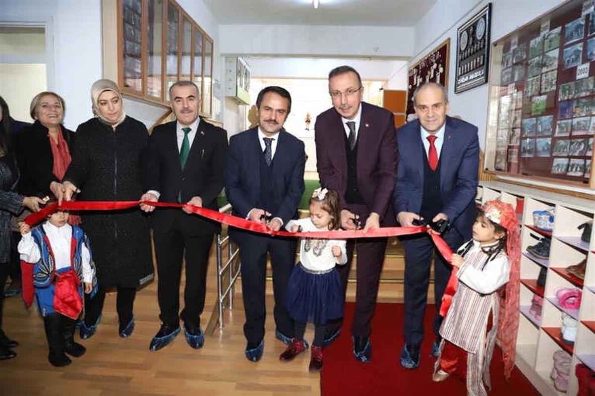 Nevşehir Belediye Başkanı Seçen, Yöresel Ürünler ve Çocuk Oyunları Şenliğine Katıldı