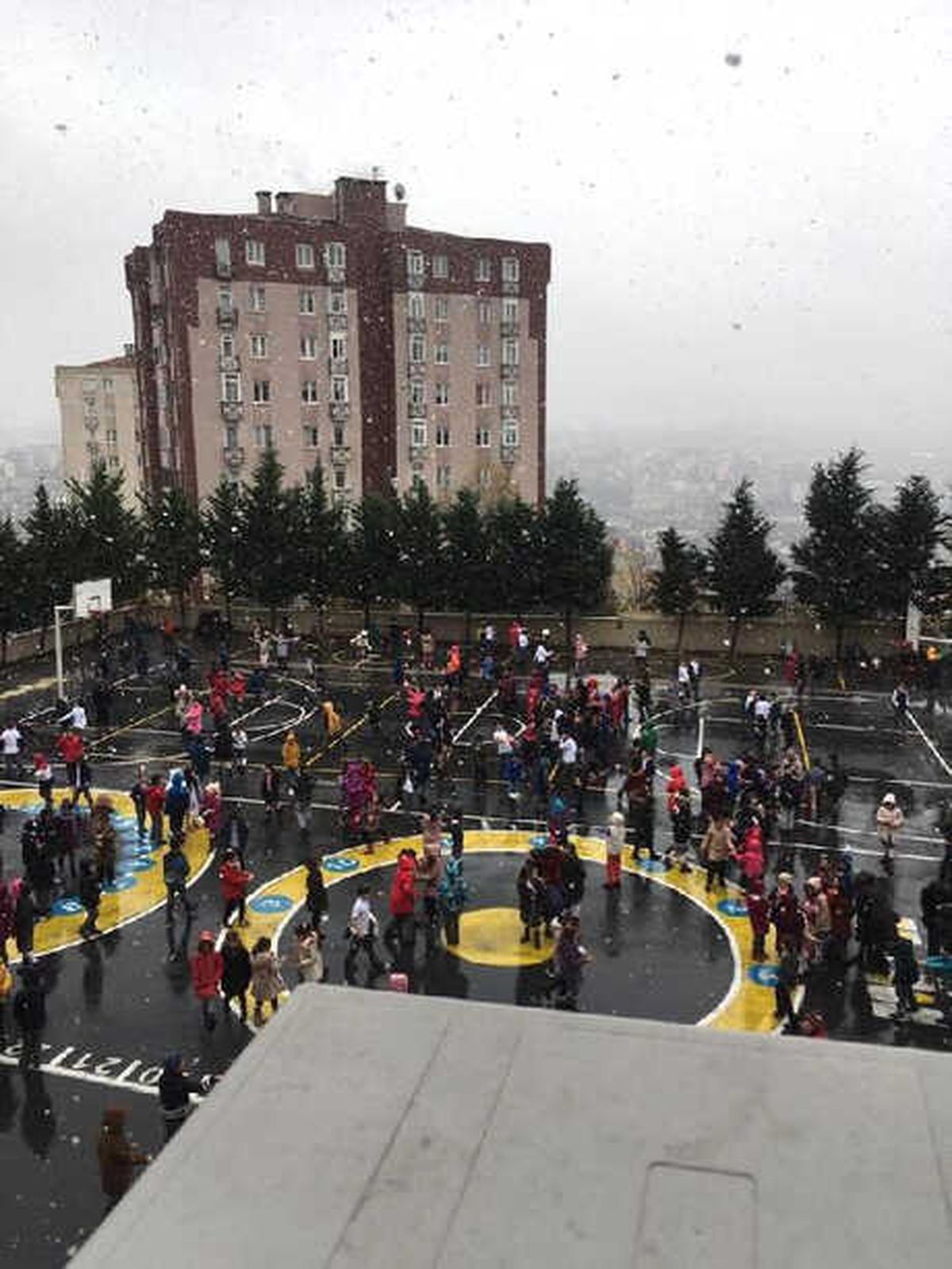 Öğrencilerin Kar Sevinci