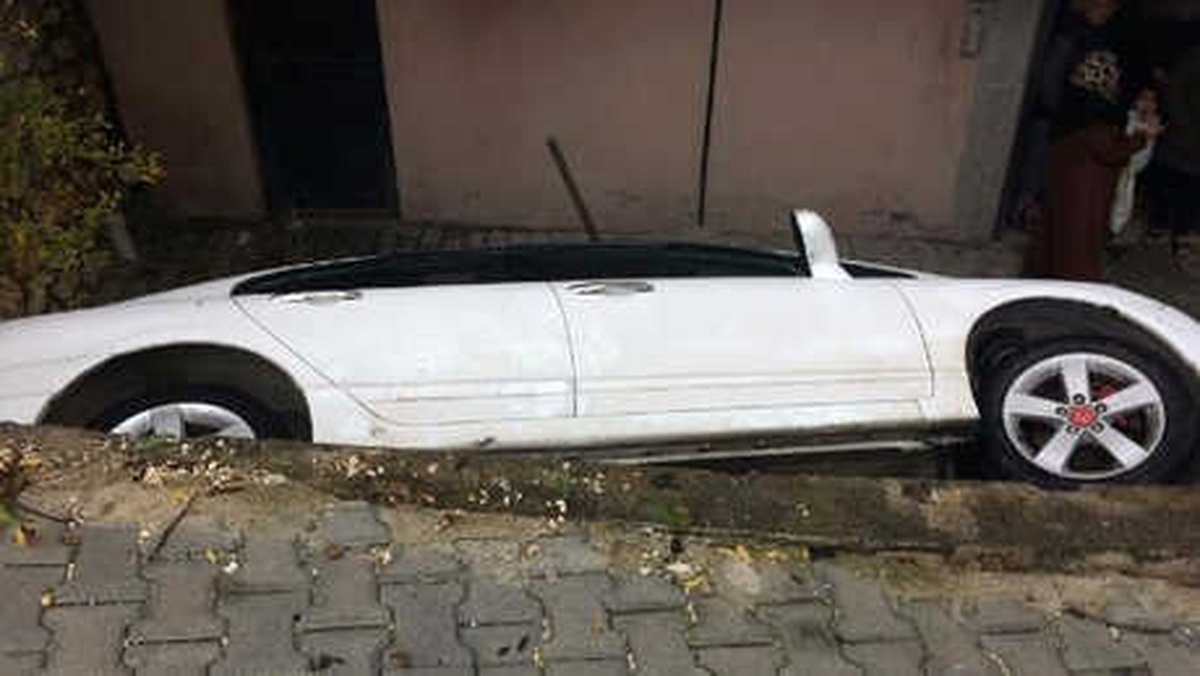 Park Etmek İstediği Otomobille Apartman Boşluğuna Düştü
