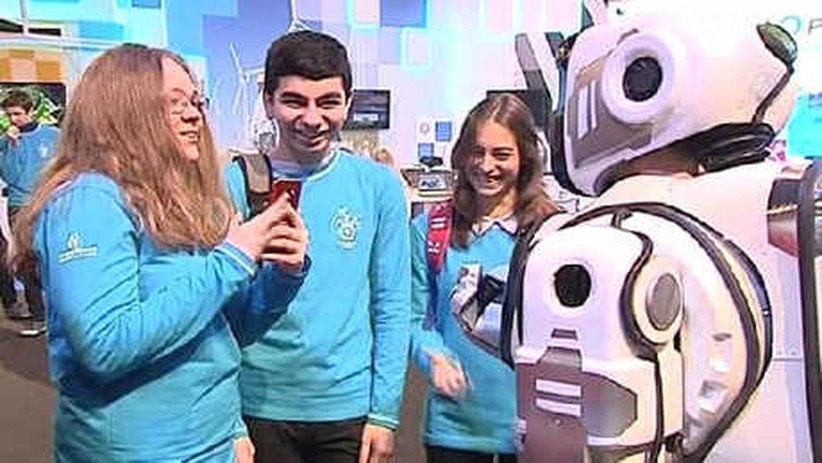 Robot Sandılar, İnsan Çıktı