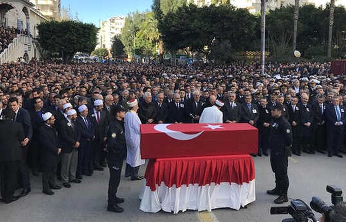 Şehit Emniyet Müdürü son yolculuğuna uğurlanıyor