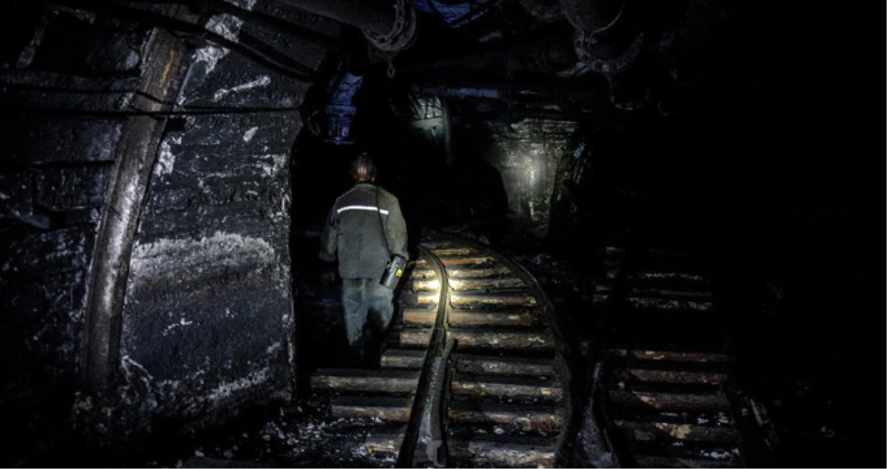 Soma\'da Maden Ocağının Tavanı Çöktü! 11 İşçi Yaralandı