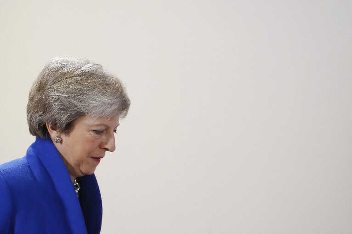 Theresa May\'in Liderliği Sorgulanıyor