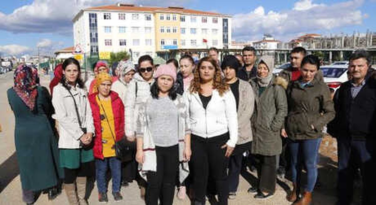 Tokat Attığı İddia Edilen Öğretmene Velilerden Destek