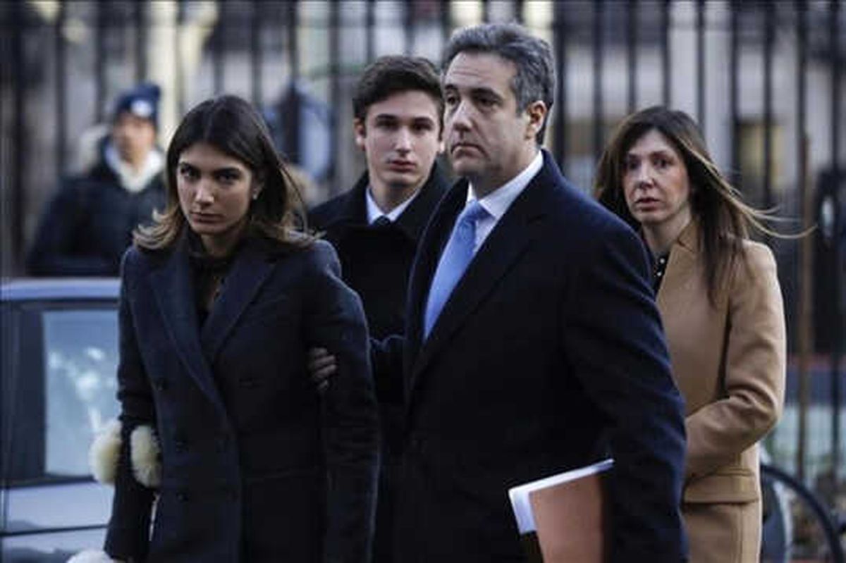 Trump\'ın eski avukatı Cohen\'e 3 yıl hapis cezası