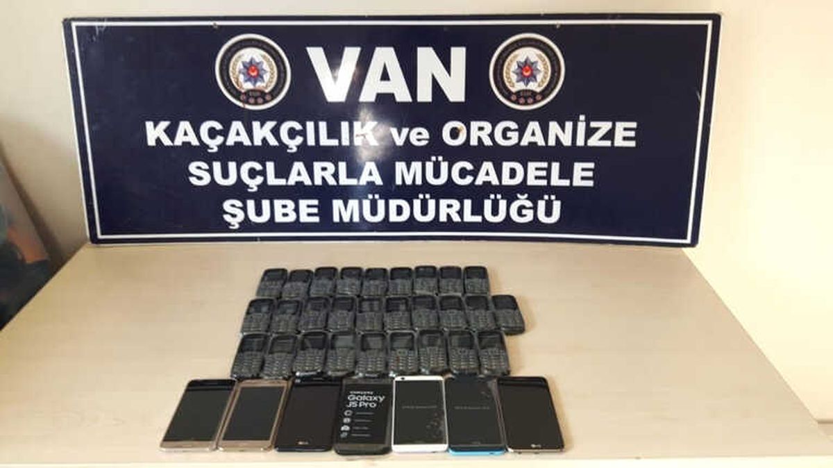 Van\'da Cep Telefonu Kaçakçılığı