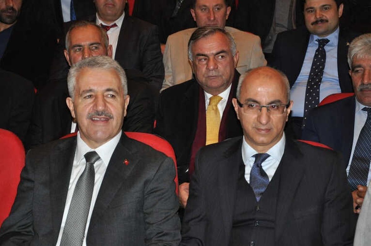 AK Parti\'nin Belediye Başkan Adayı Erdoğdu, Karslılarla Buluştu