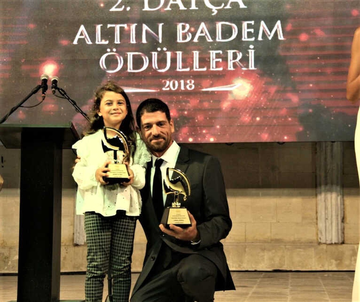 Altın Badem\'den Sonra Altın Zambak\'ta \'Kızım ve Ben\' Filmine