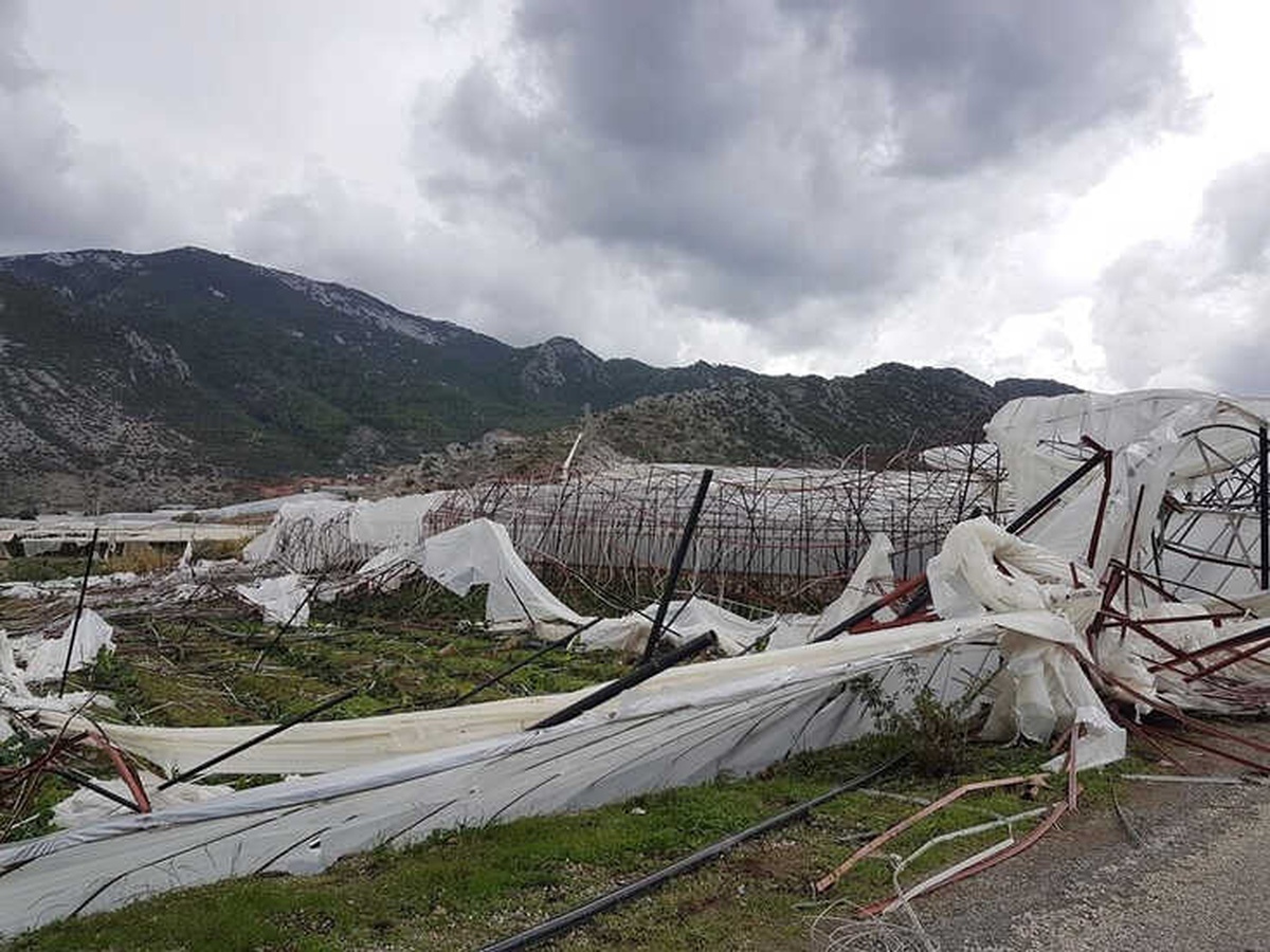 Anamur\'da Hortum ve Yağışın Zararı: 5 Milyon 712 Bin Lira