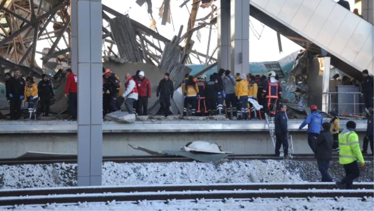 Ankara\'da Yüksek Hızlı Tren ile Kılavuz Trene Çarptı: 4 Ölü, 43 Yaralı (3)