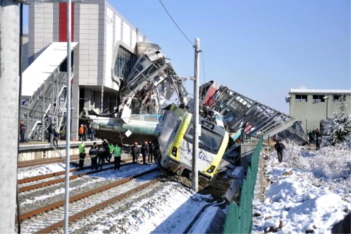 Ankara\'da Yüksek Hızlı Tren, Kılavuz Tren ile Çarpıştı: 9 Ölü, 47 Yaralı/ Yeniden