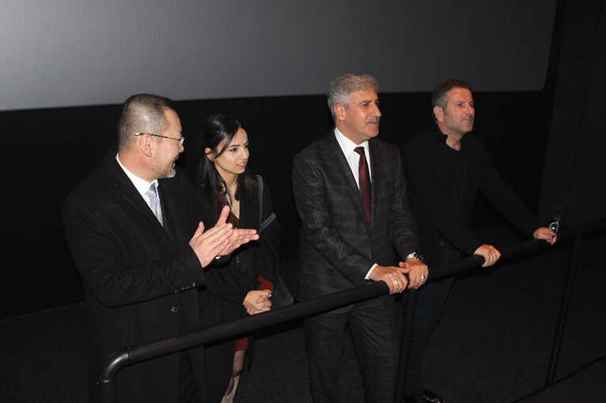 Arnavutköy\'de Açılan İlk Sinema Salonuyla Çocuklar Sinemada Film İzlemenin Keyfini Yaşadı
