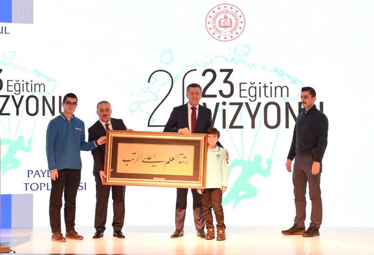Bakan Selçuk: "Okullar Arasında Farklılık Azalırsa Sınav Merkezli Türkiye\'den Kurtuluruz"