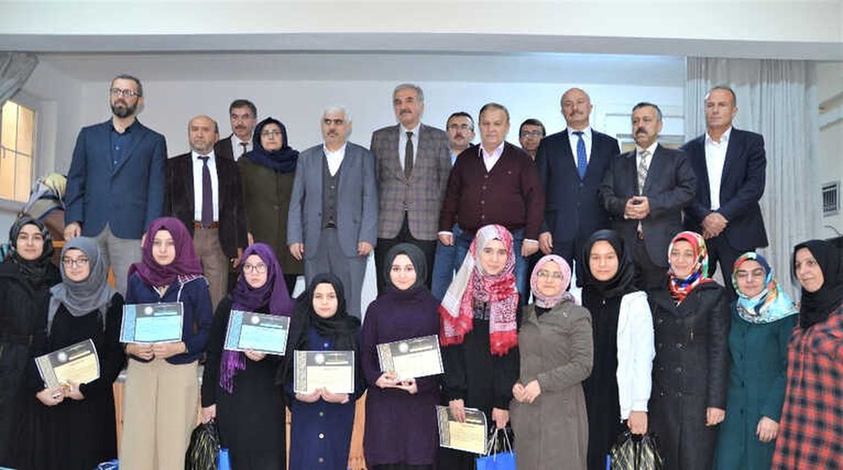 Başkan Öztürk\'ten Hafızlara Ödül