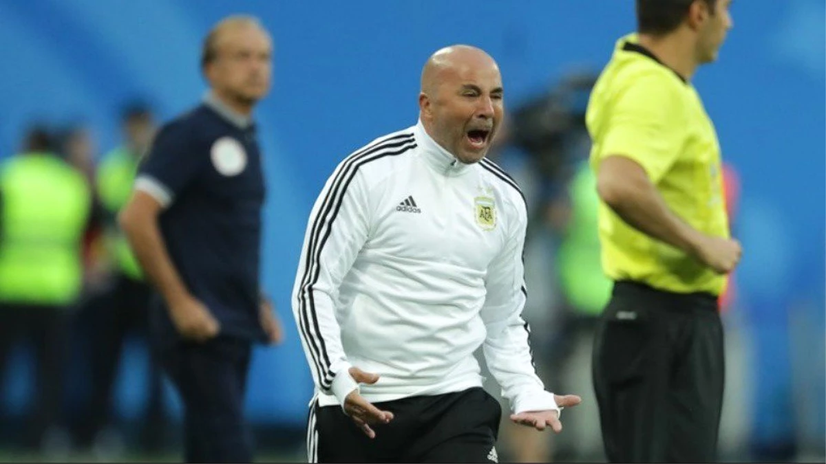 Bir Dönem Fenerbahçe\'nin de Gündemine Gelen Teknik Direktör Sampaoli, Santos ile Anlaştı