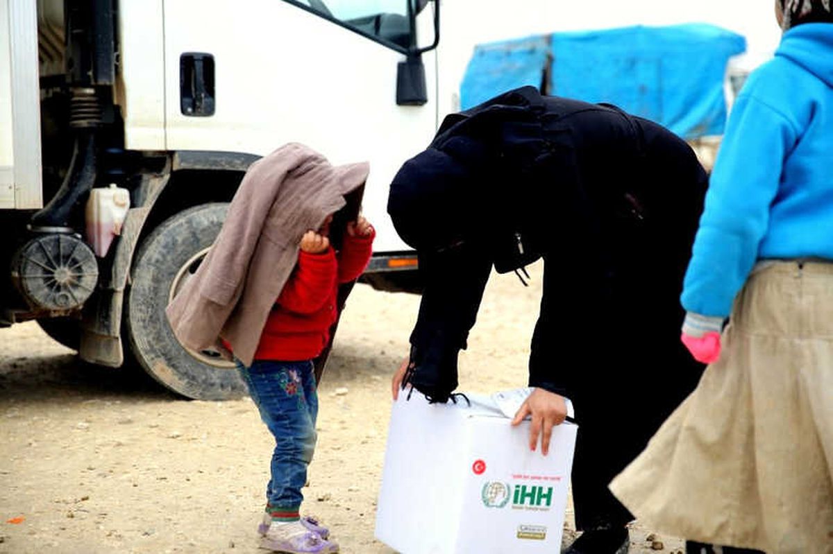 Çadırlarda Yaşayan Suriyeli 600 Aileye Gıda Yardımı