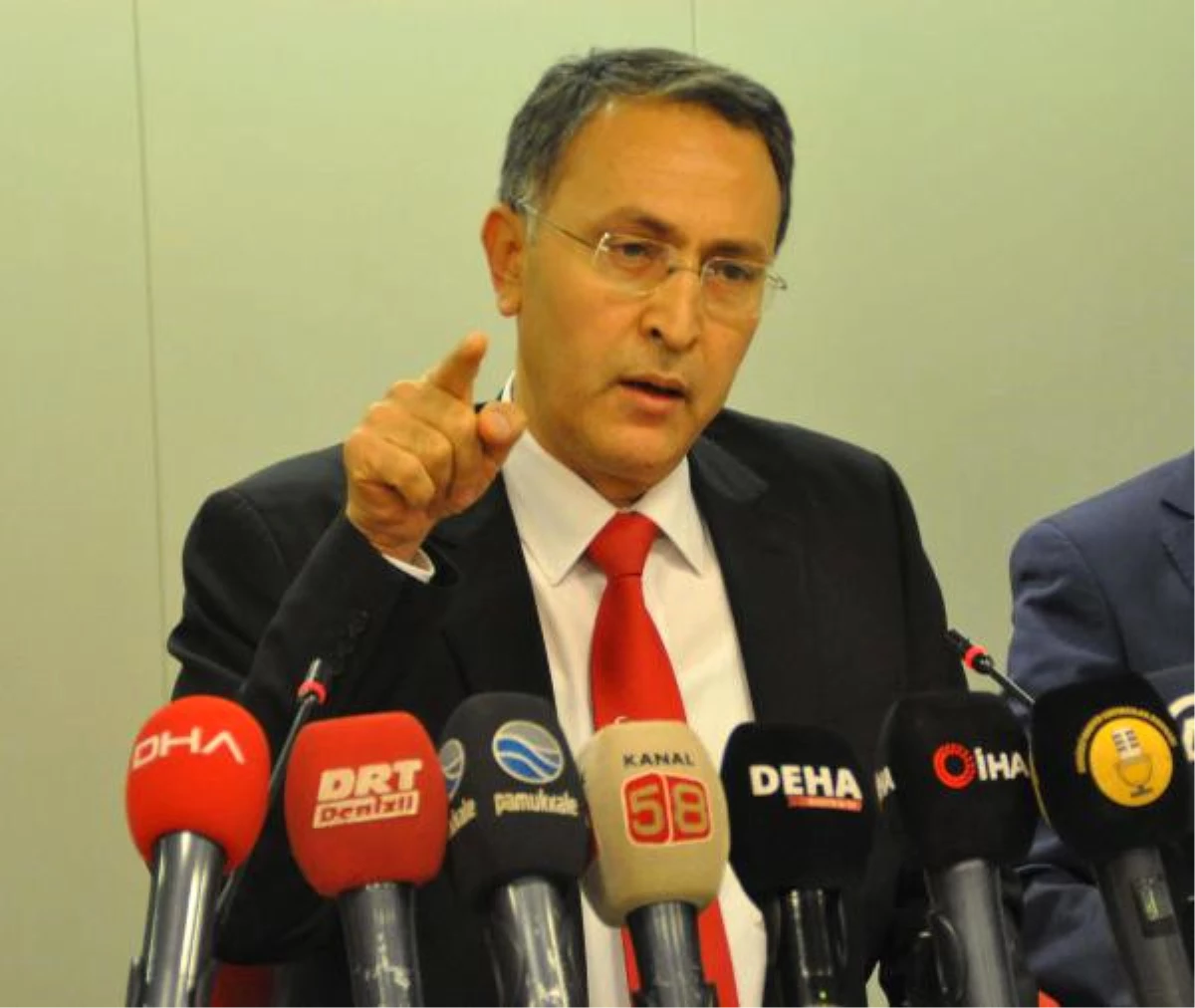 CHP\'li Buldan Belediye Başkanı\'ndan Parti Yöneticilerine Tepki