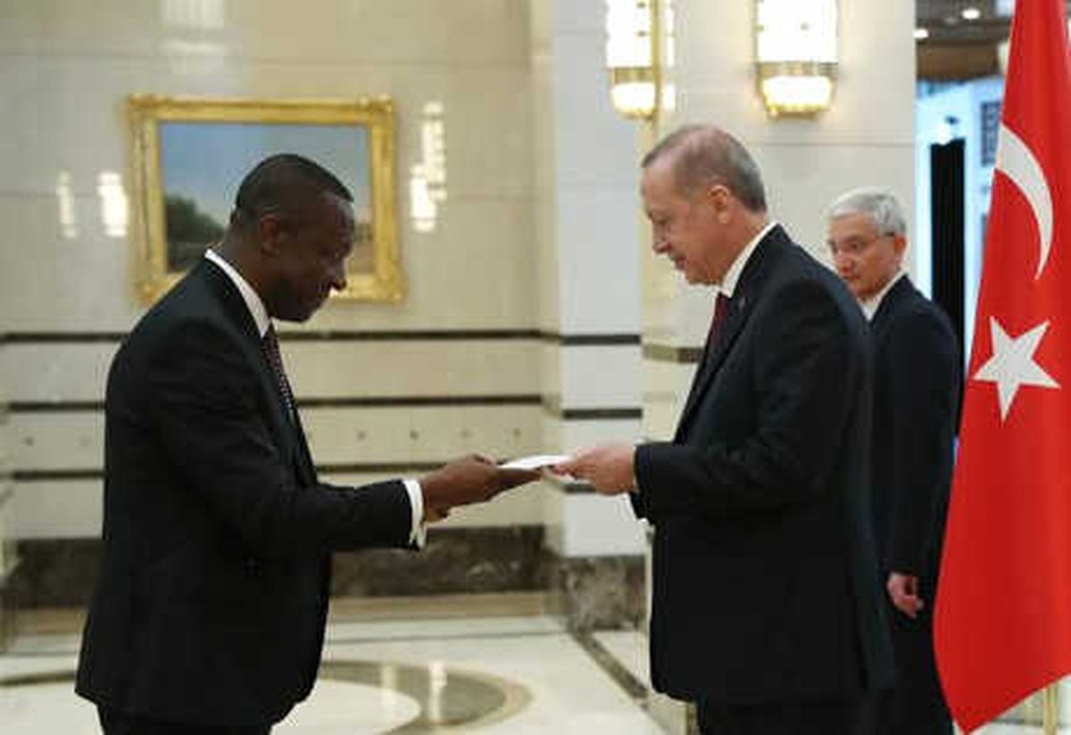 Erdoğan\'a, Kamerun Büyükelçisi Victor Tchatchouwo Güven Mektubu