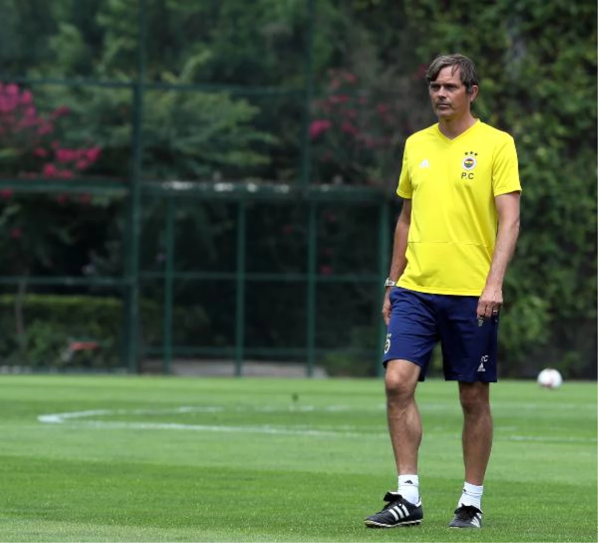 Fenerbahçe\'de Cocu ile Yollar Resmen Ayrıldı