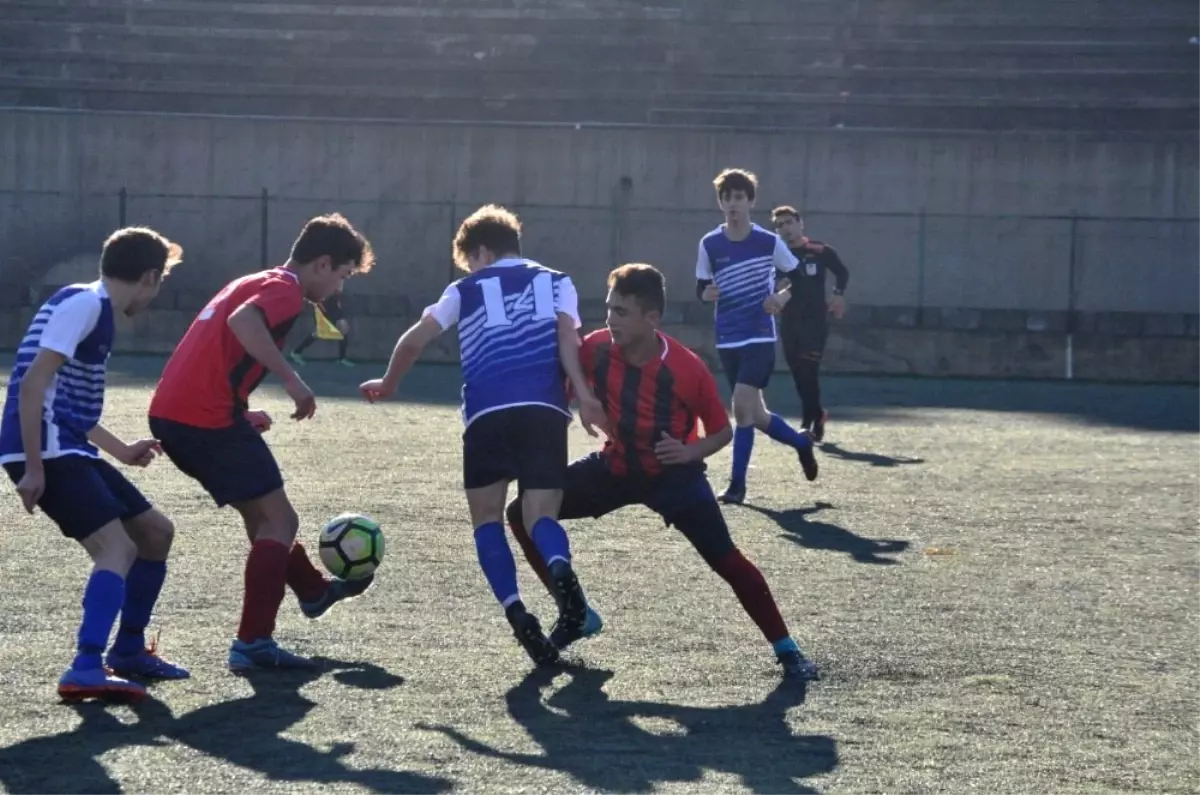 Gençlik Şöleni Futbol Turnuvası Başladı