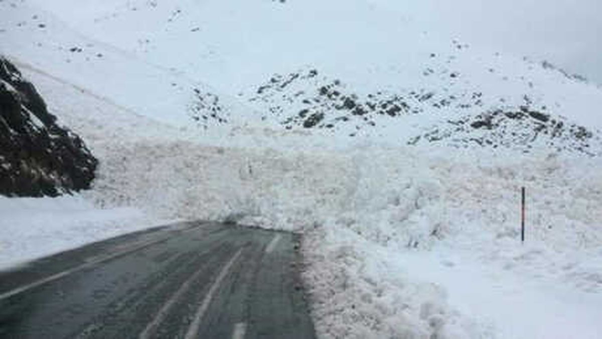 Hakkari- Şırnak Yoluna Çığ Düştü
