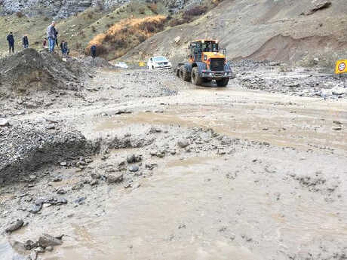 Heyelan Nedeniyle Kapanan Şırnak- Hakkari Yolu Ulaşıma Açıldı