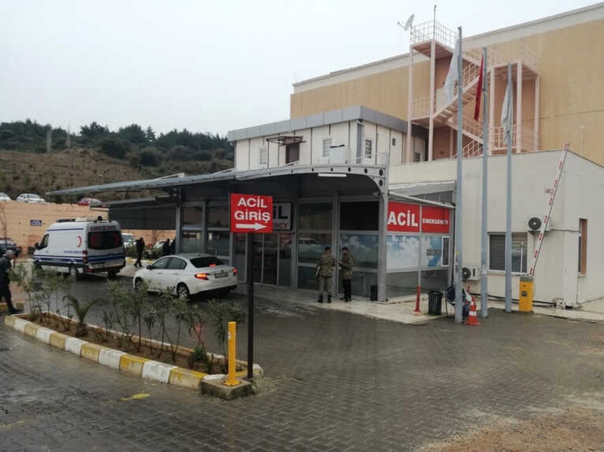 İzmir\'de Kimyasal Gazdan 1 Kişi Öldü, 3 İşçi ve Sağlık Çalışanları Tedavi Altında
