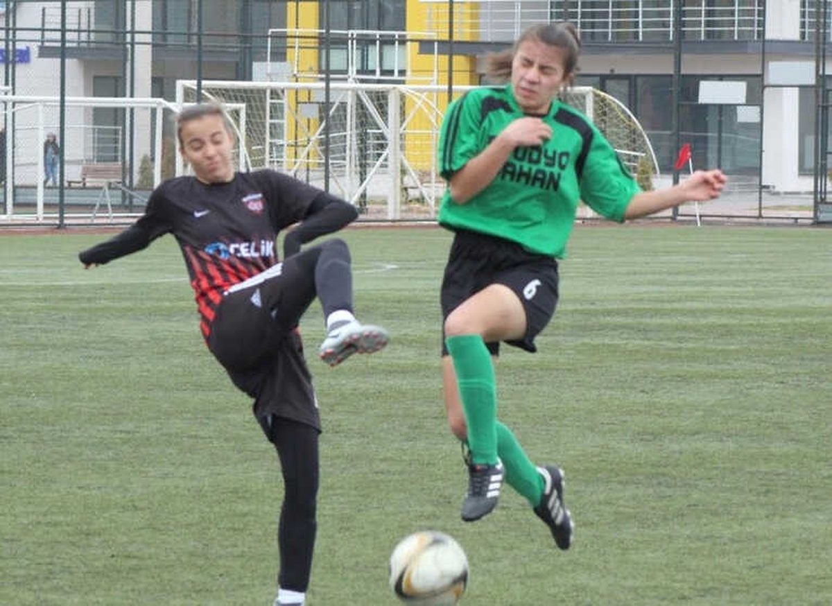 Kadınlar 3. Futbol Ligi\'ne 1 Hafta Ara