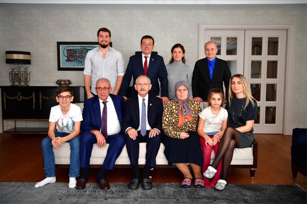 Kılıçdaroğlu\'nun, Ekrem İmamoğlu İle Verdiği Poz "Adaylık Yarışı Bitti" Şeklinde Yorumlandı