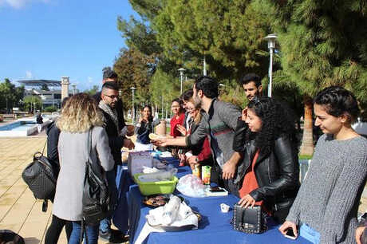 Laü Öğrencilerinden "Sos Çocuk Köyü Yararına Kermes"