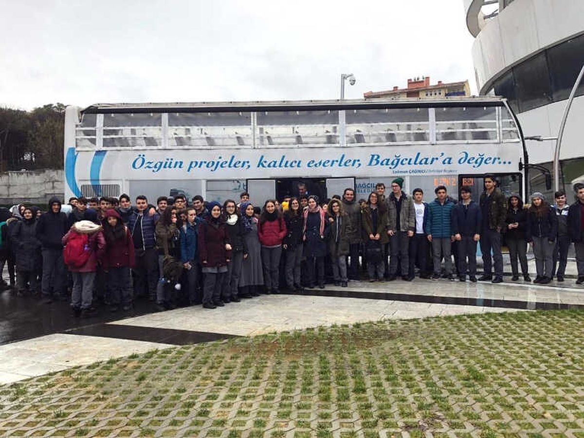 Liseli Öğrenciler Üniversitelerini Seçiyor