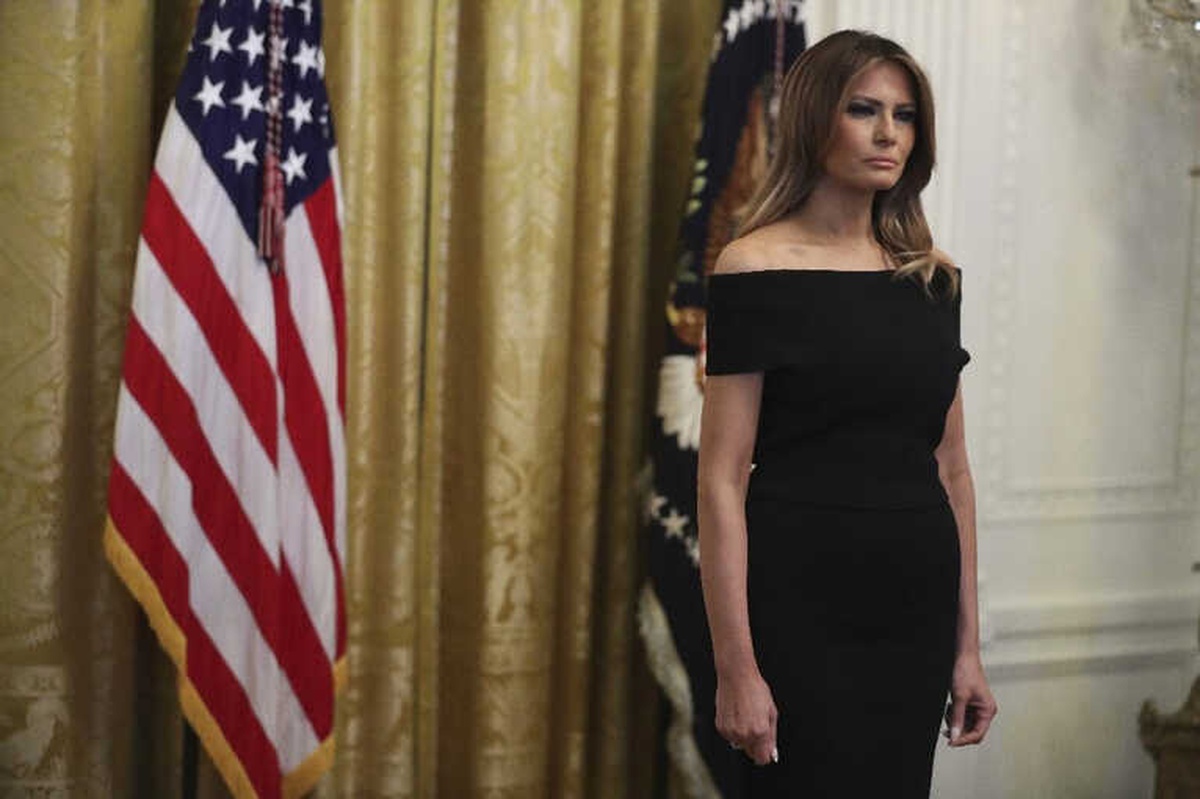 Melania Trump: "Bazı Gazeteciler ve Komedyenler Trump İsmini Kullanarak Fırsatçılık Yapıyor"