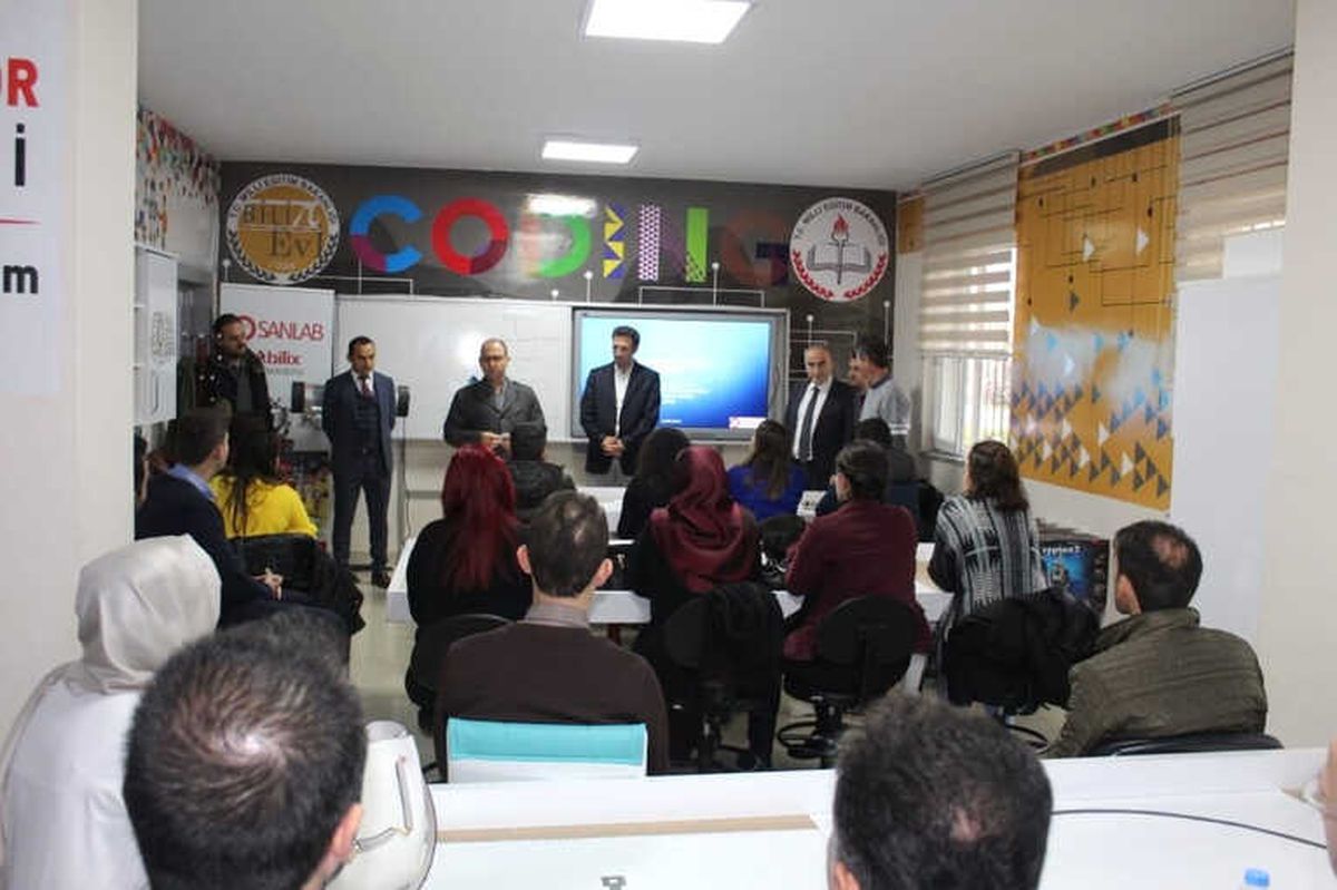 Öğretmenler Kodlama Eğitiminde