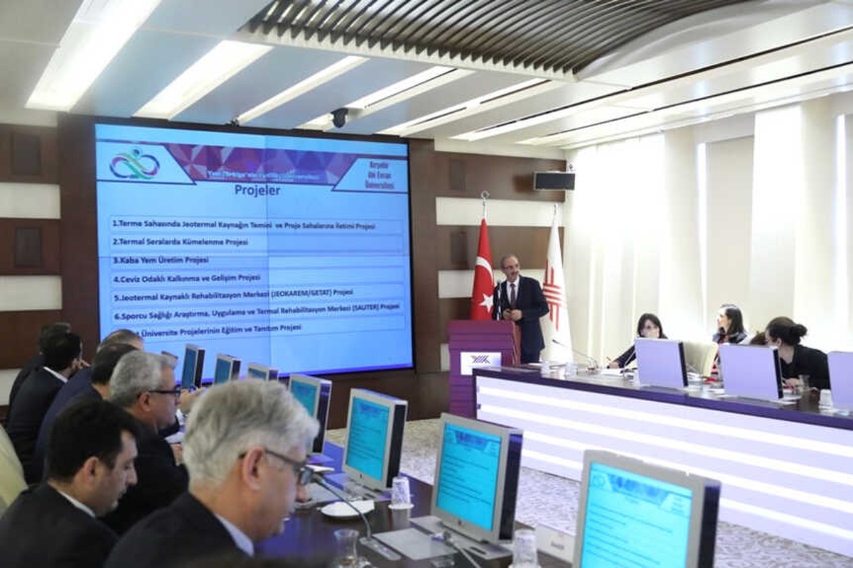 Rektör Karakaya, \'Pilot Projelerde\' Gelinen Aşamaları YÖK\'te Anlattı