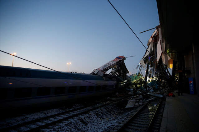 Son Dakika! Ankara'daki Yüksek Hızlı Tren Kazasından İlk Görüntüler Geldi