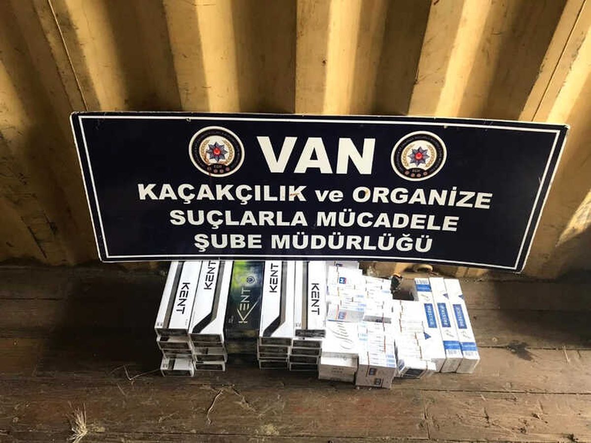 Van\'da 4 Bin 389 Paket Kaçak Sigara Ele Geçirildi
