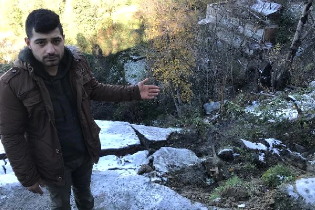 Zonguldak\'ta Heyelan Nedeniyle 11 Ev Boşaltıldı