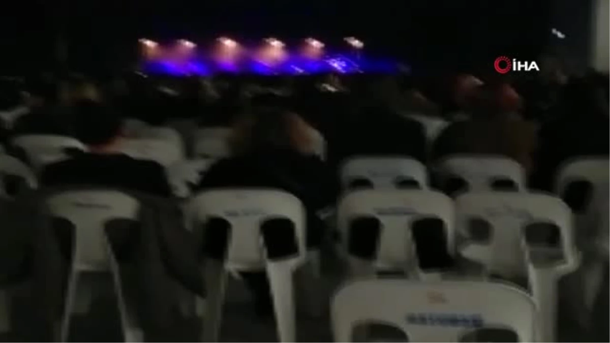 Antalya\'da Grinko Konserinde İzleyiciye Plastik Sandalye Şoku