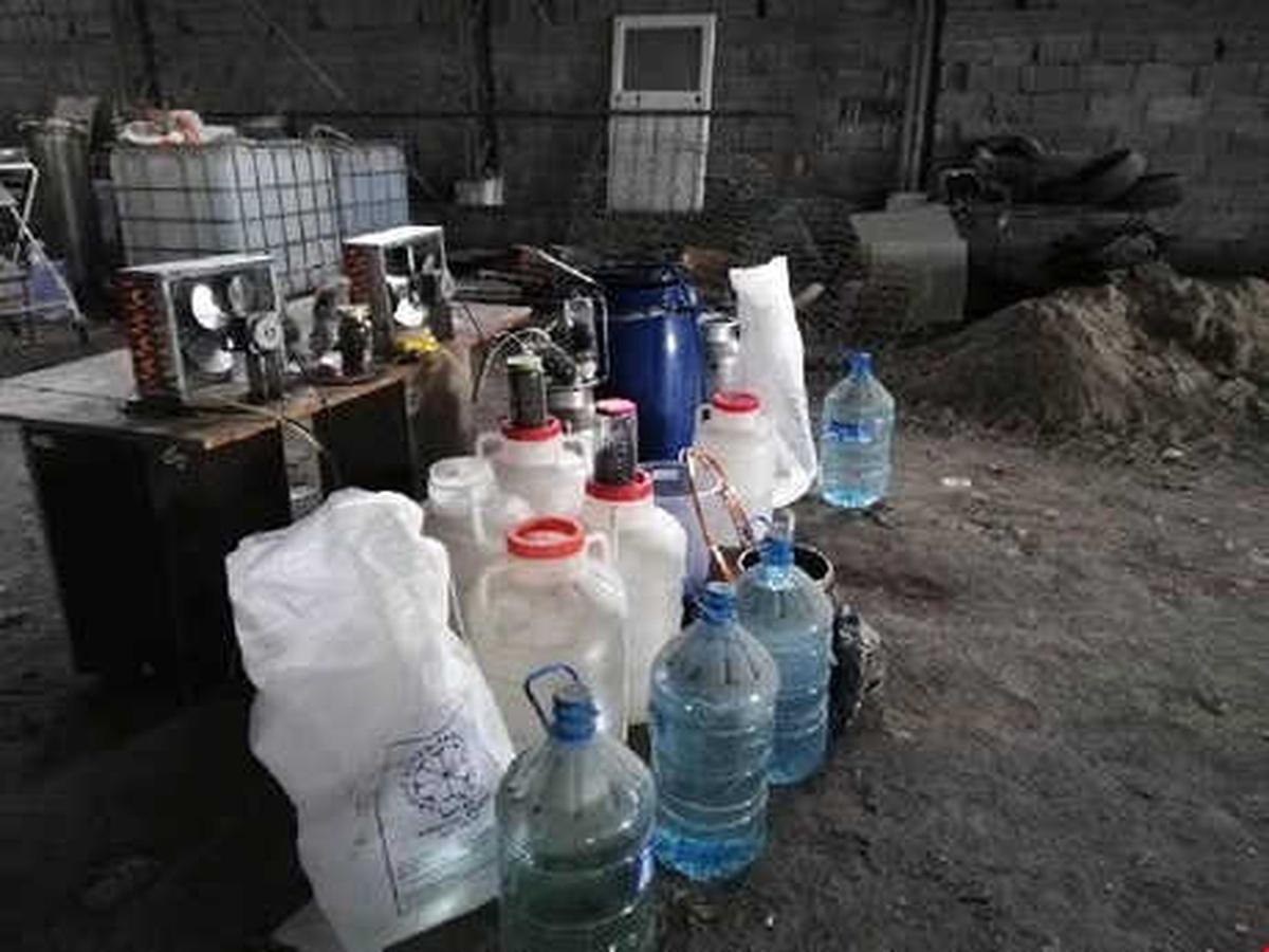 Balıkesir\'de Sahte Rakı İçin Hazırlanmış 1 Ton Alkol Ele Geçirildi