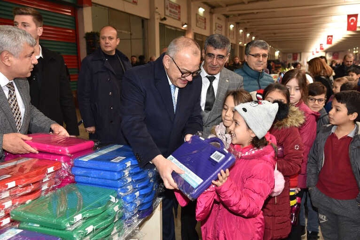 Başkan Ergün ve Öğrenciler Yerli Malı Haftası\'nda Buluştu