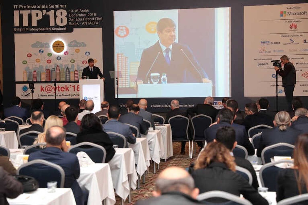 Başkan Türel, Itb\'18 Bilişim Profesyonelleri Semineri\'ne Katıldı