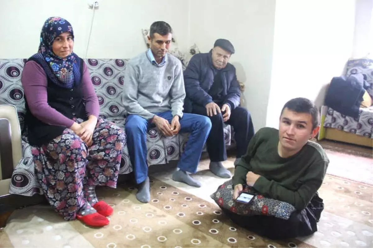 Dmd Hastası Gencin Tek Hayali İyileşip Askerlik Yapmak