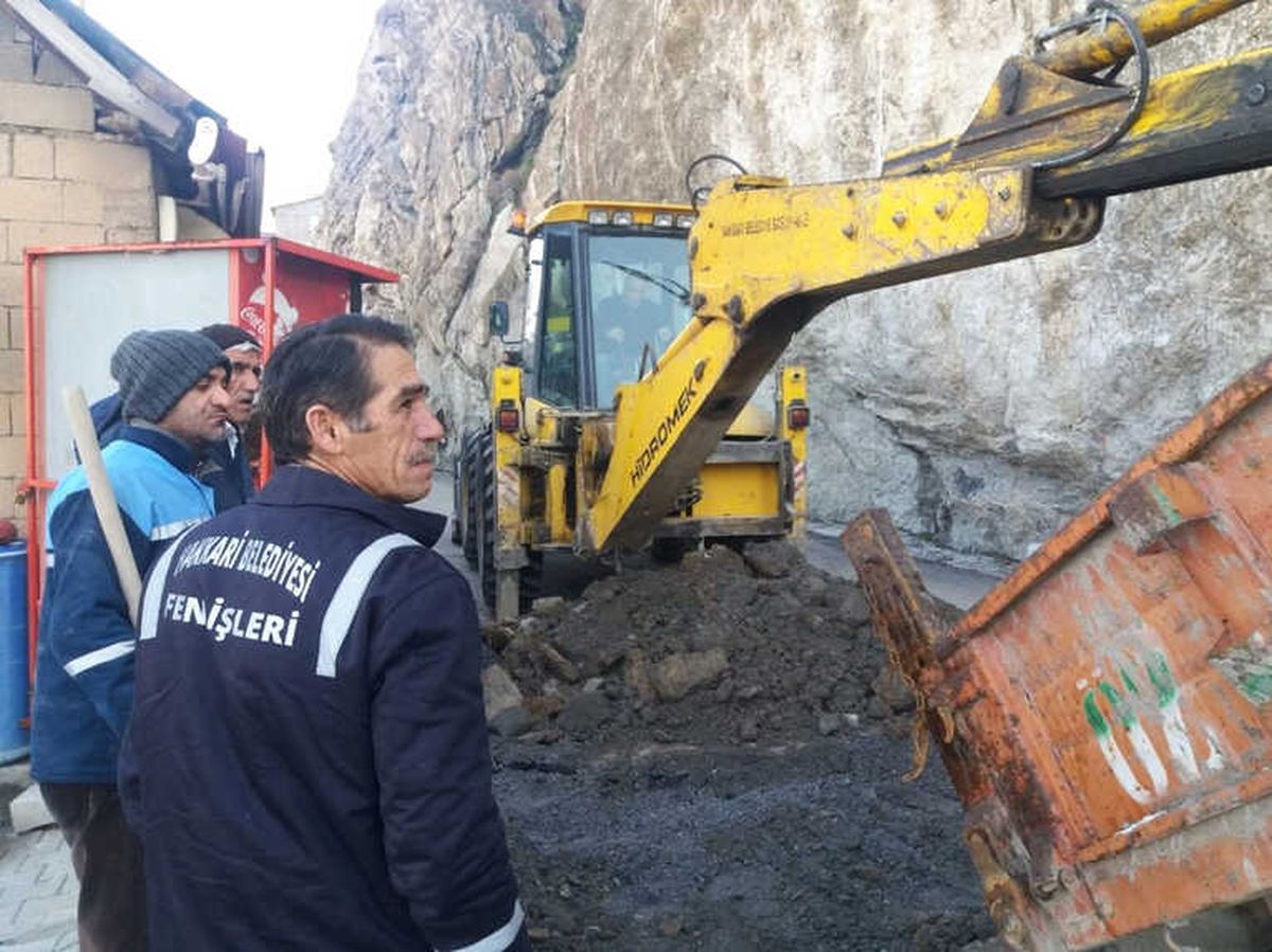 Dondurucu Soğukta Altyapı Çalışması