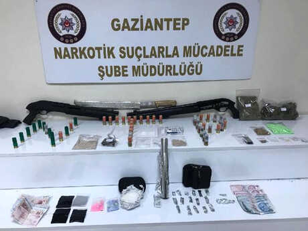 Gaziantep\'te 12 Adrese Uyuşturucu Operasyonu: 11 Gözaltı