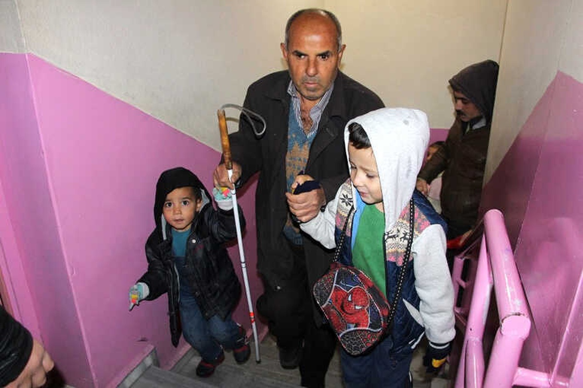 Görmeyen Gözlerine Evlatları Işık Oldu
