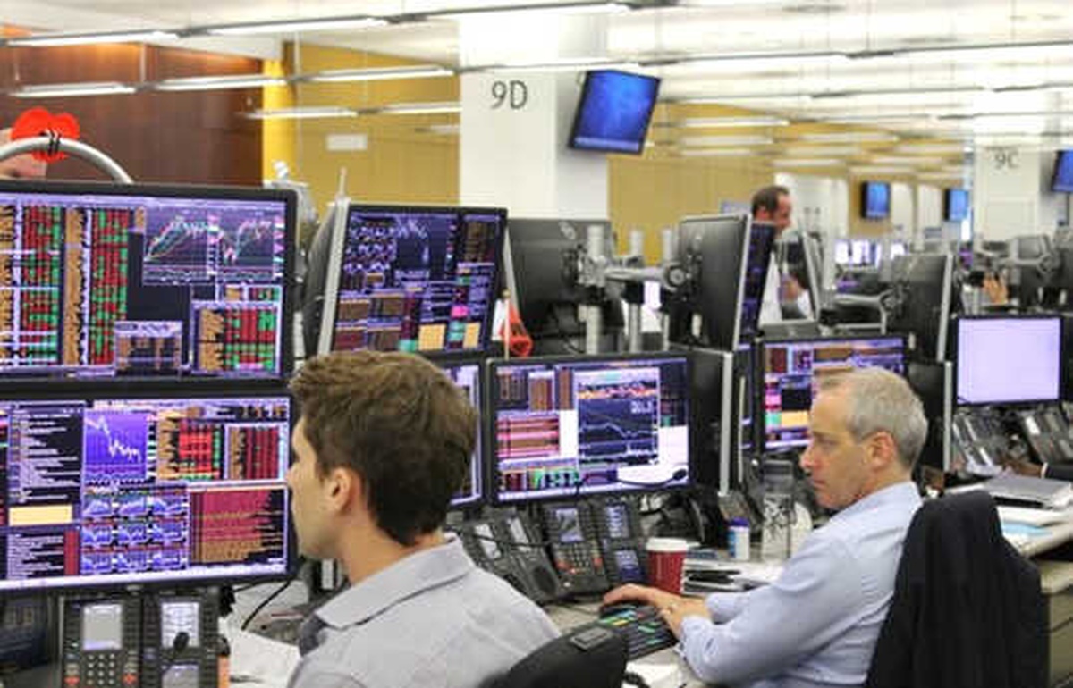 Küresel piyasalarda görünüm: Hisse senetleri baskı altında, dolar yükseldi