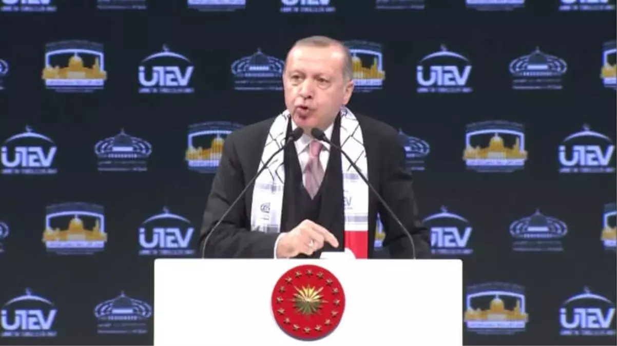 Holokost Da, Gazze\'ye Bomba Yağdırmak Da..."