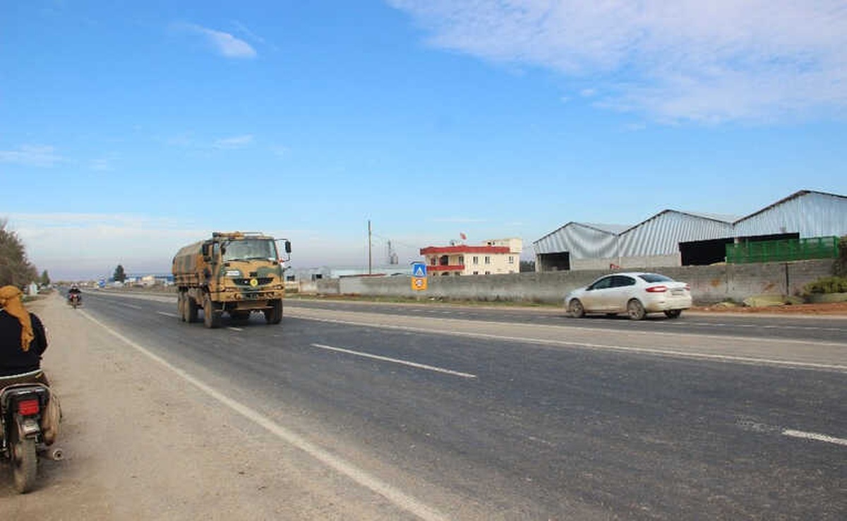 İlk Askeri Birlikler Suriye Sınırına Ulaştı